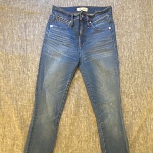 Madewell 10” high rise skinny raw hem jeans
